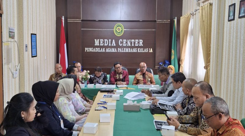 PA Palembang Melaksanakan Audiensi Pimpinan bersama Asosiasi Advokat di kota Palembang