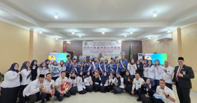 PELANTIKAN DAN PENGAMBILAN SUMPAH PEGAWAI PEMERINTAH DENGAN PERJANJIAN KINERJA PELANTIKAN DAN PENGAMBILAN SUMPAH PEGAWAI PEMERINTAH DENGAN PERJANJIAN KINERJA
