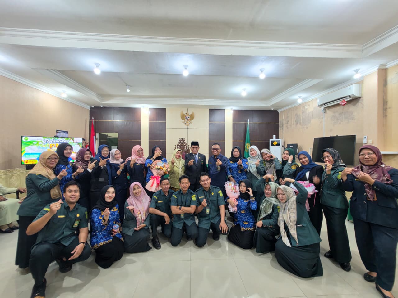 PELANTIKAN DAN PENGAMBILAN SUMPAH JABATAN PEGAWAI NEGERI SIPIL PELANTIKAN DAN PENGAMBILAN SUMPAH JABATAN PEGAWAI NEGERI SIPIL